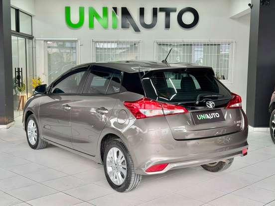 TOYOTA-YARIS-2019