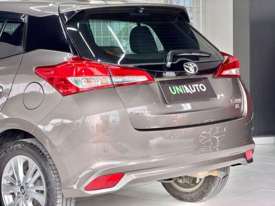TOYOTA-YARIS-2019