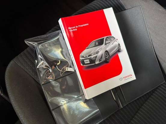 TOYOTA-YARIS-2018