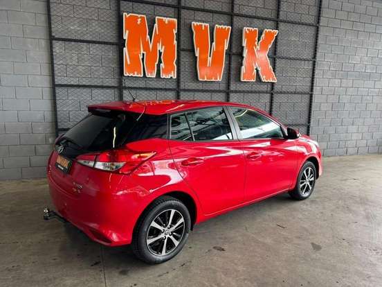 TOYOTA-YARIS-2018
