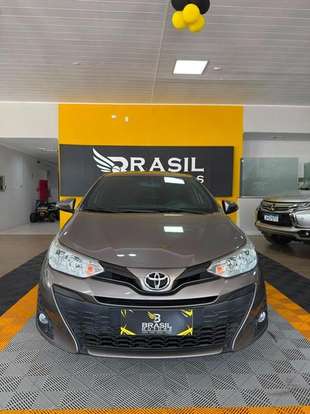 TOYOTA-YARIS-2019
