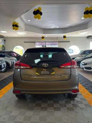 TOYOTA-YARIS-2019