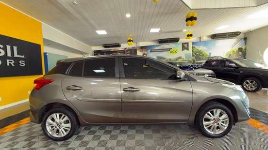 TOYOTA-YARIS-2019