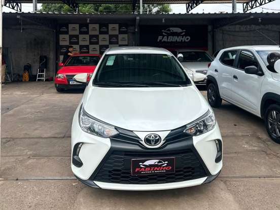 TOYOTA-YARIS-2023