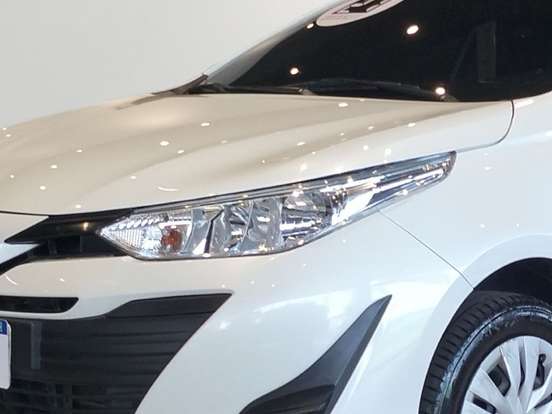 TOYOTA-YARIS-2020