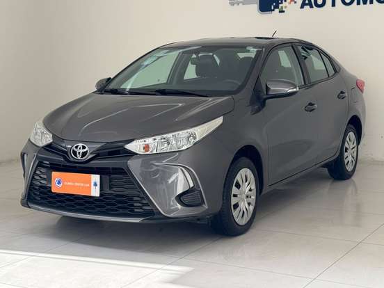 TOYOTA-YARIS-2022