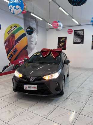 TOYOTA-YARIS-2022