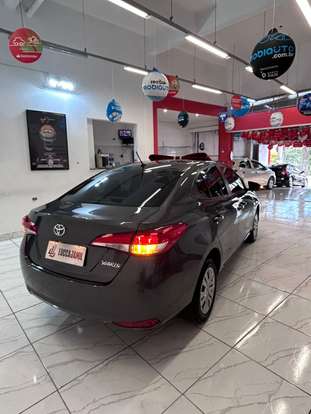 TOYOTA-YARIS-2022
