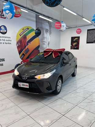 TOYOTA-YARIS-2022