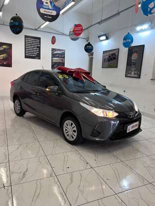 TOYOTA-YARIS-2022