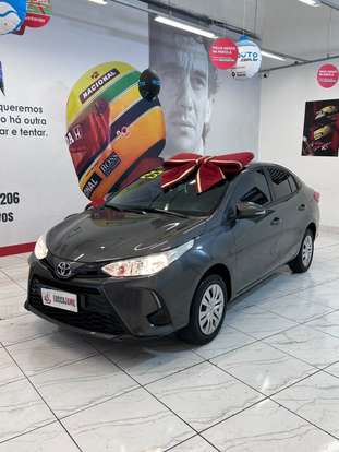 TOYOTA-YARIS-2022
