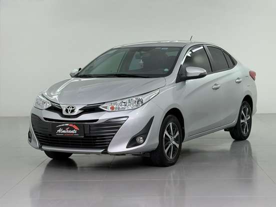 TOYOTA-YARIS-2019