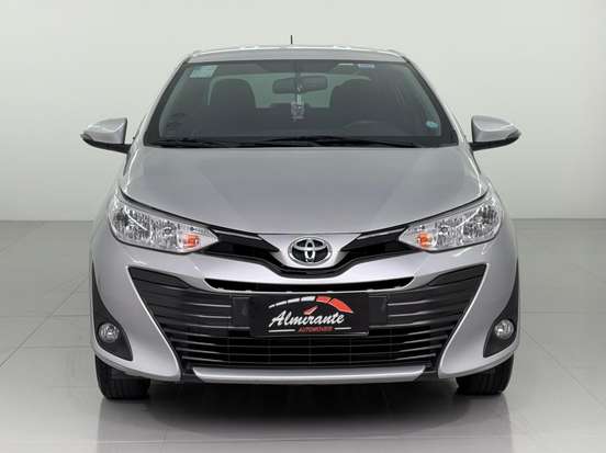 TOYOTA-YARIS-2019