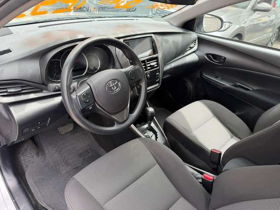 TOYOTA-YARIS-2024