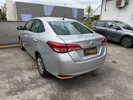 TOYOTA-YARIS-2024