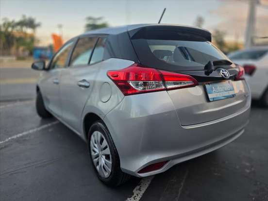 TOYOTA-YARIS-2024