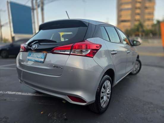 TOYOTA-YARIS-2024