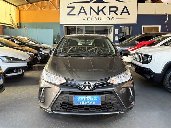 TOYOTA-YARIS-2024