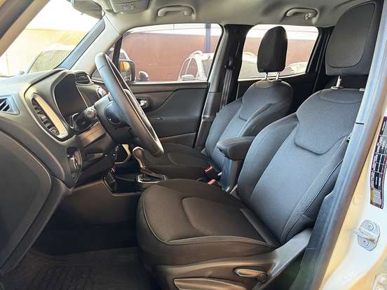 TOYOTA-YARIS-2024
