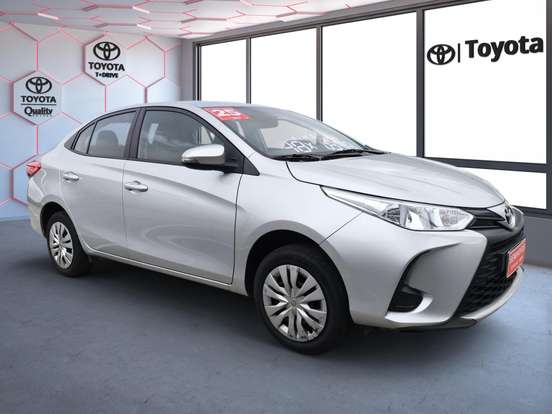 TOYOTA-YARIS-2024