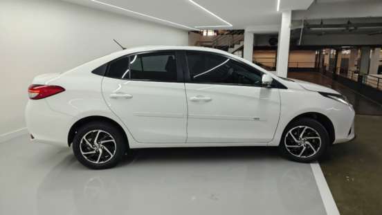 TOYOTA-YARIS-2024