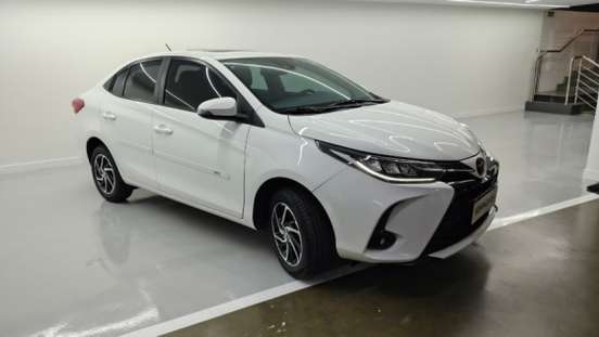 TOYOTA-YARIS-2024
