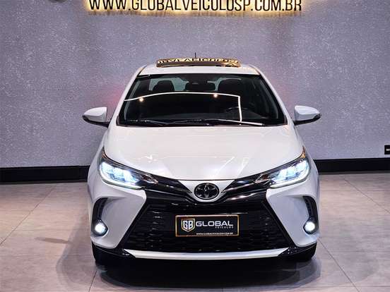 TOYOTA-YARIS-2024