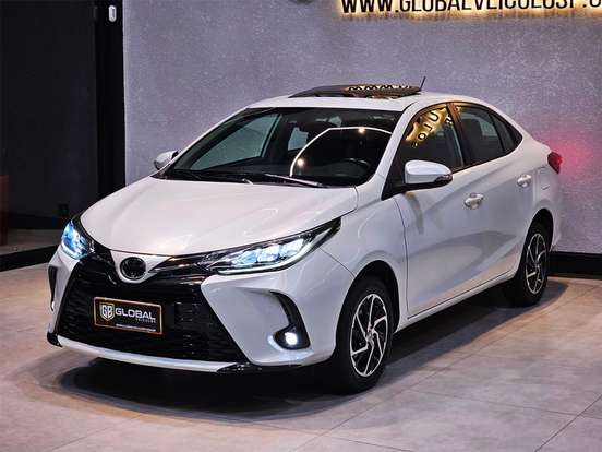 TOYOTA-YARIS-2024