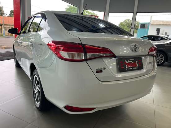 TOYOTA-YARIS-1.5 16V FLEX SEDAN XS CONNECT MULTIDRIVE TOYOTA-YARIS-2022