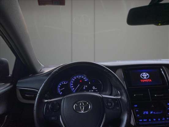 TOYOTA-YARIS-2020
