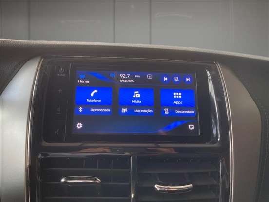 TOYOTA-YARIS-2020
