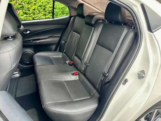 TOYOTA-YARIS-2021