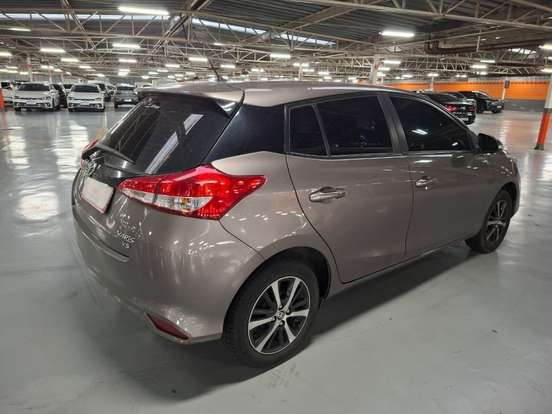 TOYOTA-YARIS-2018