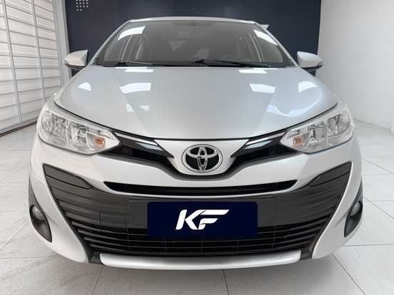 TOYOTA-YARIS-2020