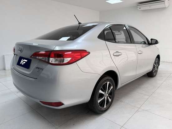 TOYOTA-YARIS-2020