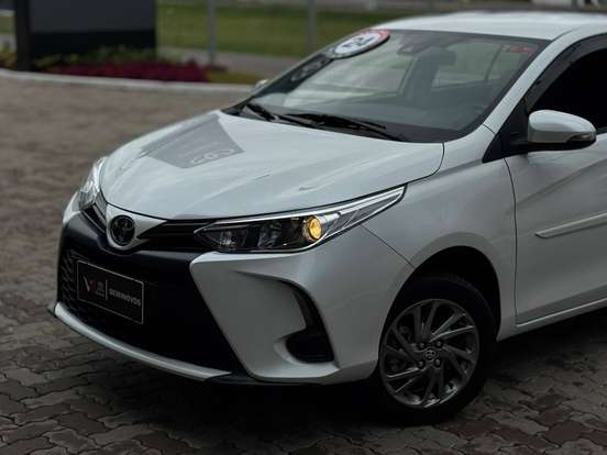TOYOTA-YARIS-1.5 16V FLEX SEDAN XS MULTIDRIVE TOYOTA-YARIS-2023