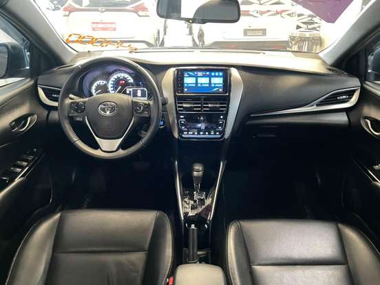 TOYOTA-YARIS-2021