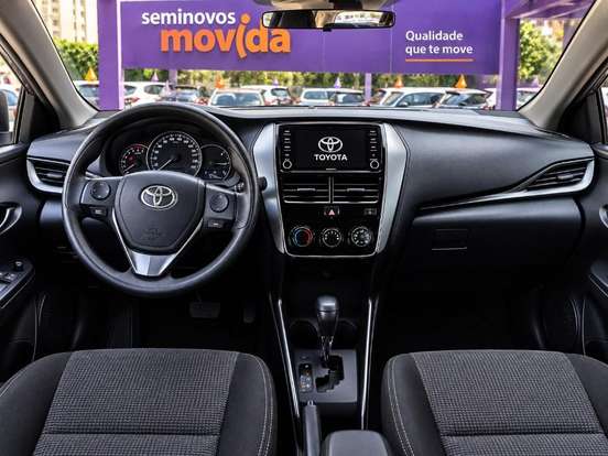 TOYOTA-YARIS-2024