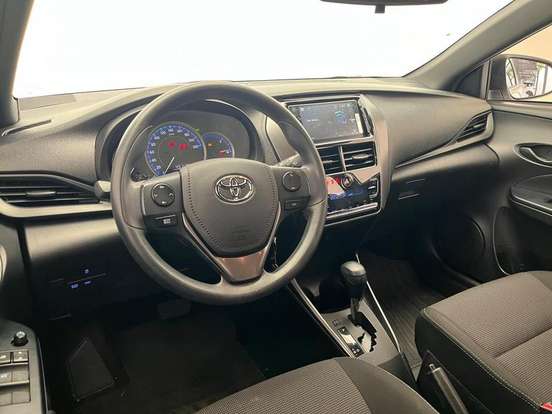 TOYOTA-YARIS-2024