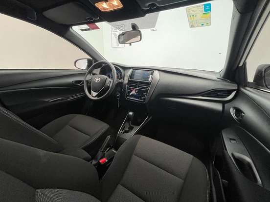 TOYOTA-YARIS-2024