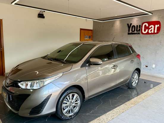 TOYOTA-YARIS-2020