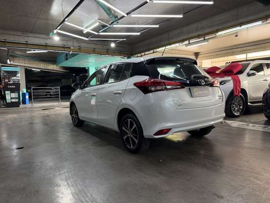 TOYOTA-YARIS-2021
