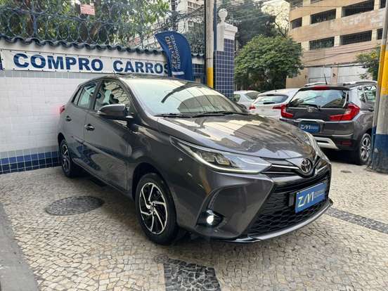 TOYOTA-YARIS-2024