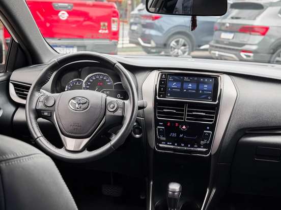 TOYOTA-YARIS-2022