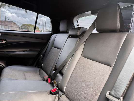 TOYOTA-YARIS-2022