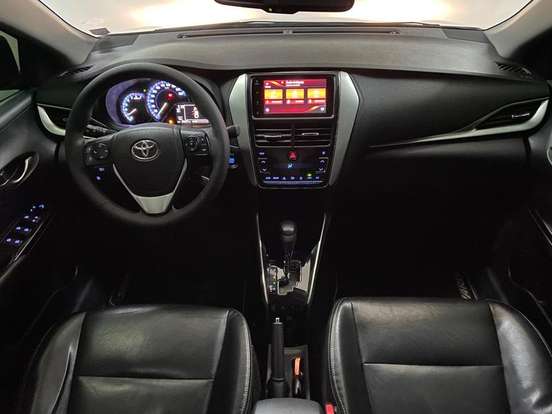 TOYOTA-YARIS-2020