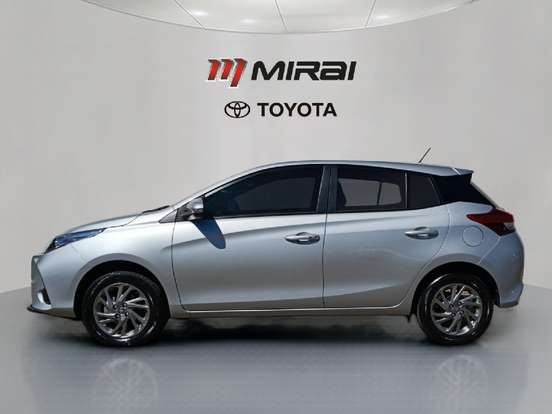 TOYOTA-YARIS-2024