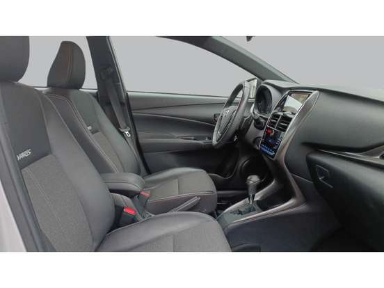 TOYOTA-YARIS-2024