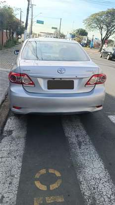 TOYOTA-COROLLA-2013