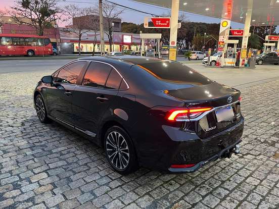 TOYOTA-COROLLA-2024